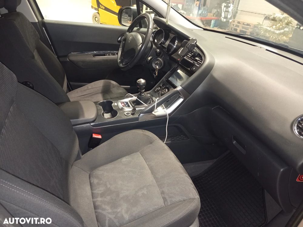 Peugeot 3008 1.6 HDI Confort Pack - 8