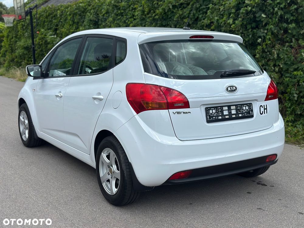 Kia Venga - 15