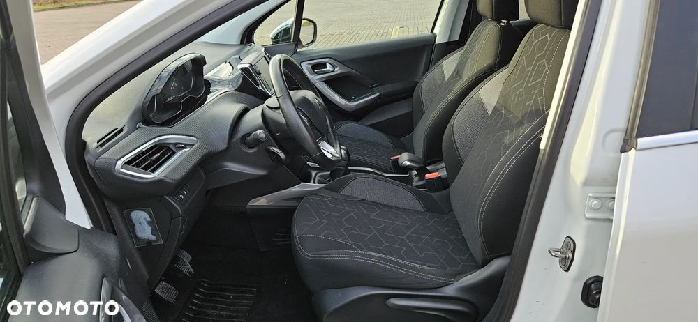 Peugeot 2008 PureTech 82 Allure - 5