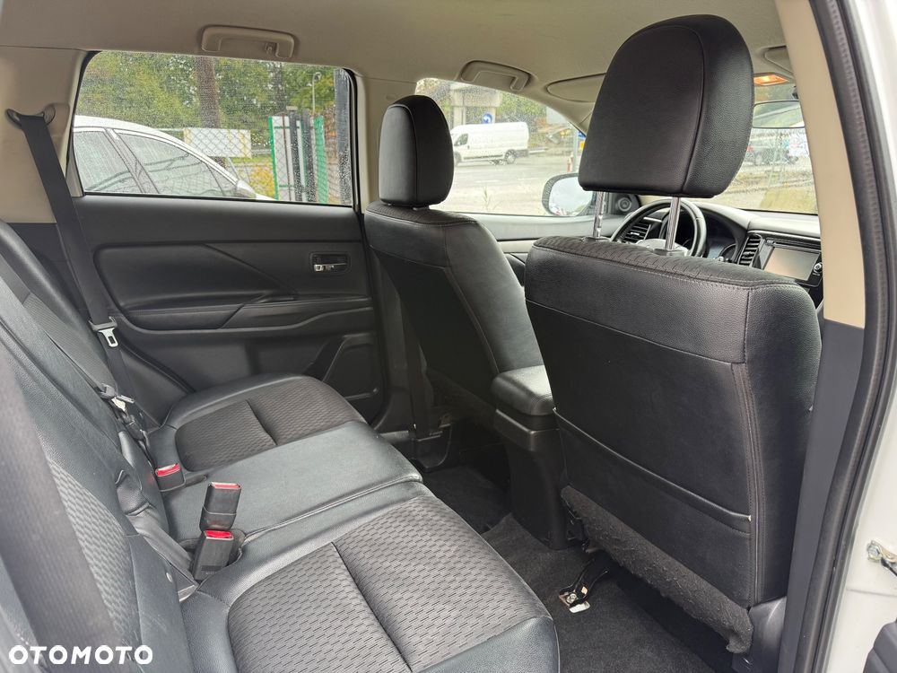 Mitsubishi Outlander - 18