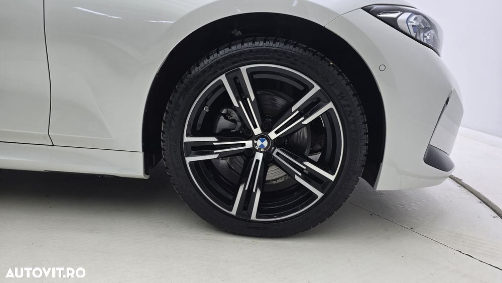 BMW Seria 3 320d xDrive AT MHEV - 23