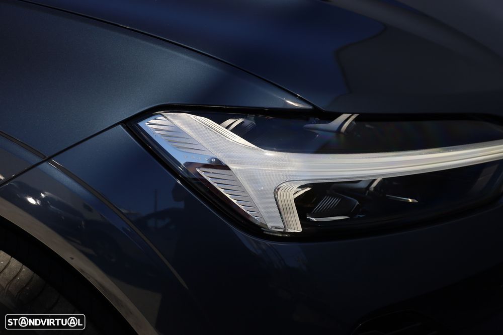 Volvo XC 60 2.0 T6 PHEV Plus Dark - 41