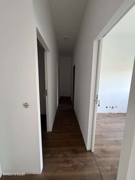 Apartamento T2 para arrendar, localizado em armazen- Vilela - Paredes - Grande imagem: 5/12