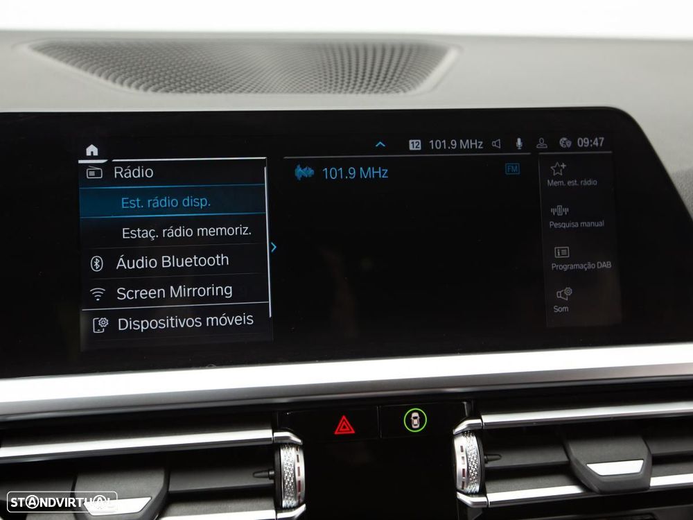 BMW 330 e Pack Desportivo M Auto - 39