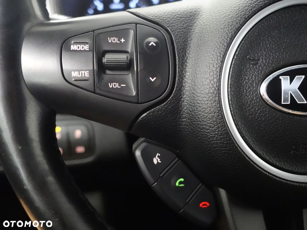 Kia Carens 1.7 CRDi 141 ISG Vision - 37