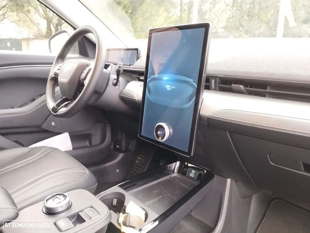 Ford Mustang Mach-E - 21