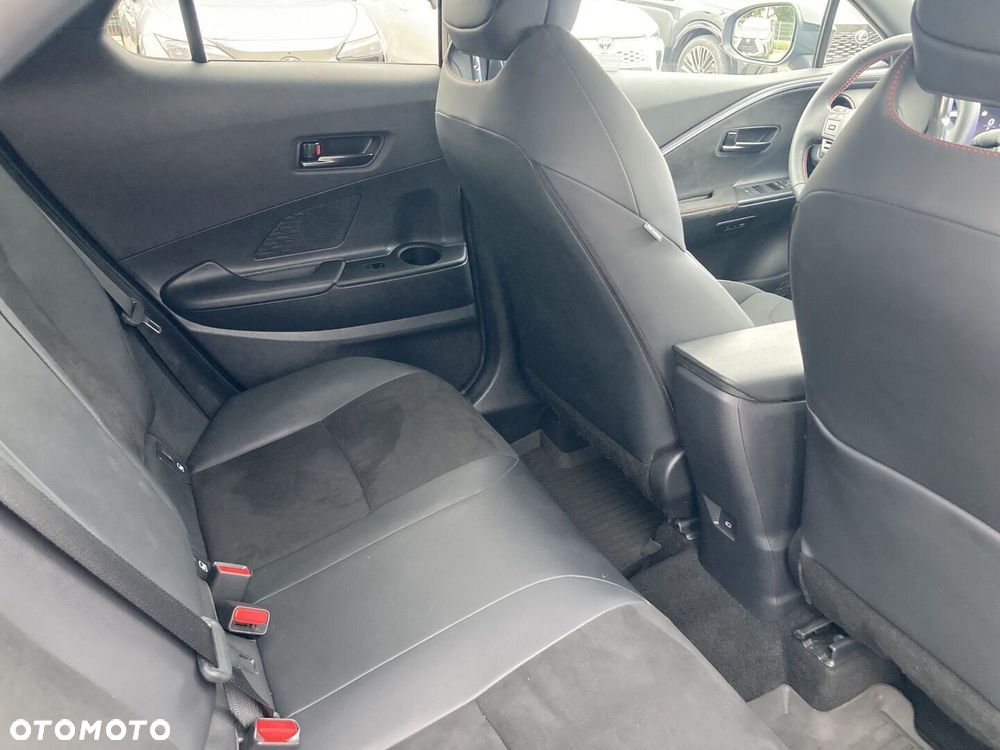 Toyota C-HR - 11
