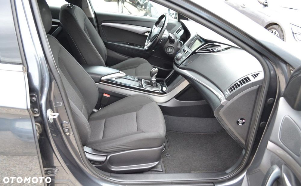 Hyundai i40 Kombi 1.6 Trend - 33