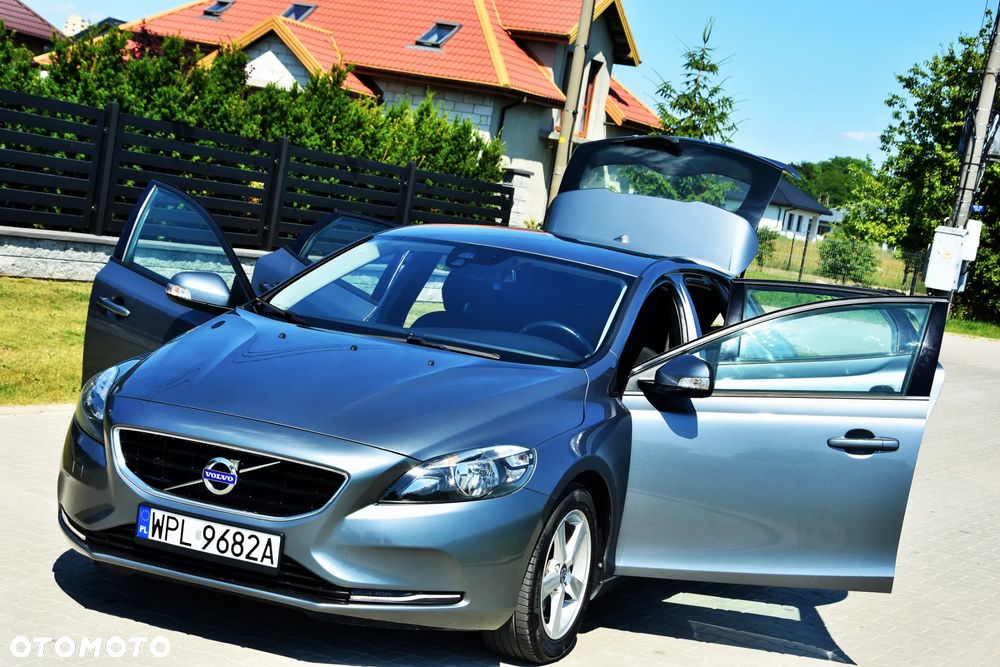 Volvo V40 D2 Momentum - 16