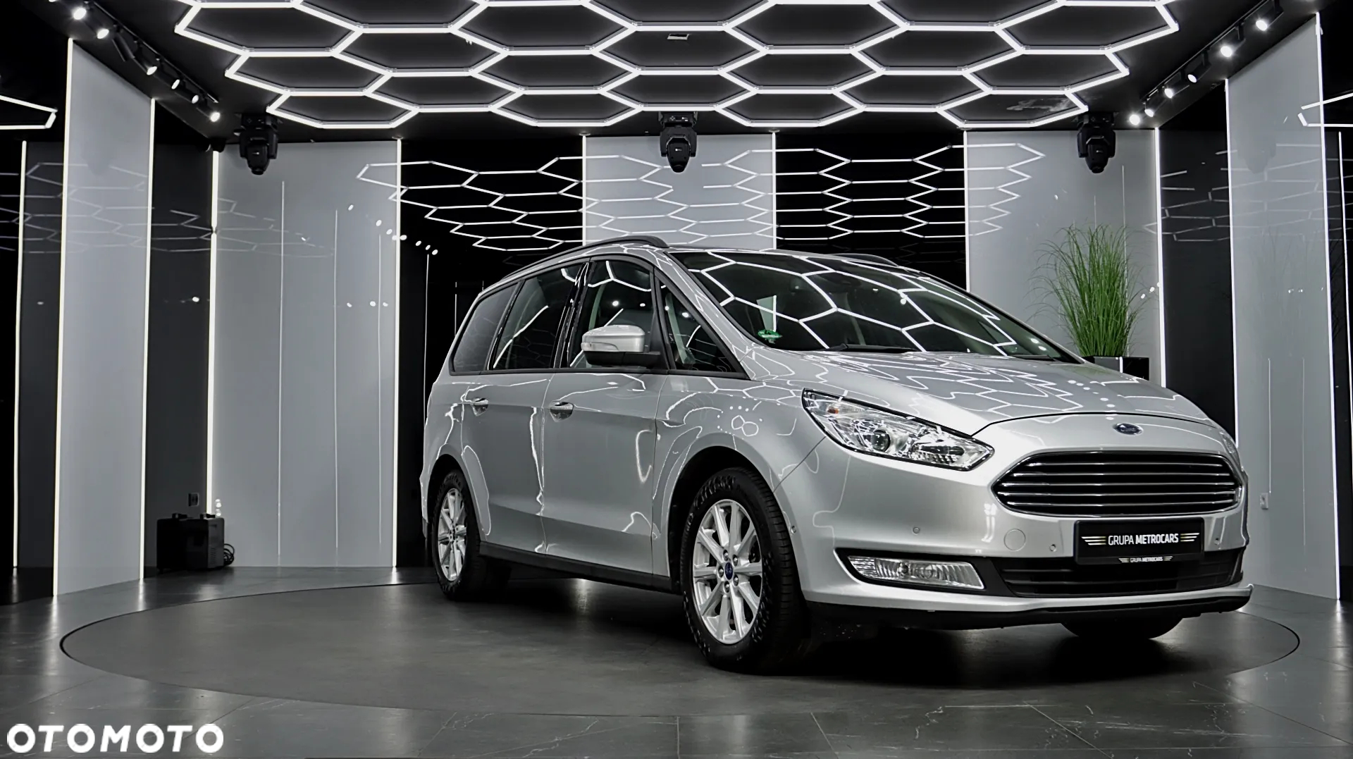 Ford Galaxy - 12