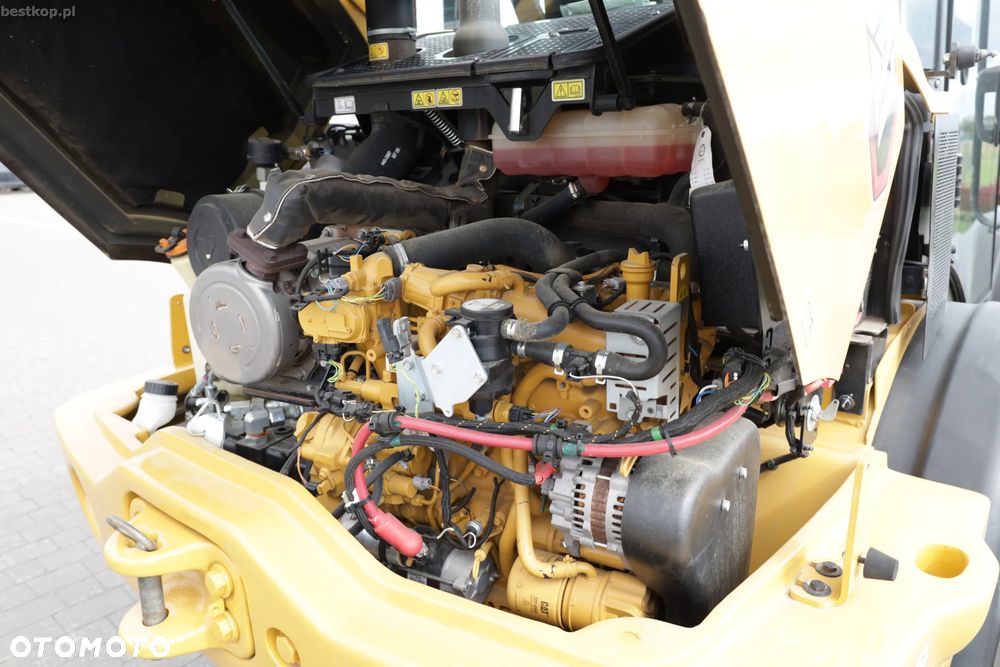 Caterpillar CAT 906M - 39