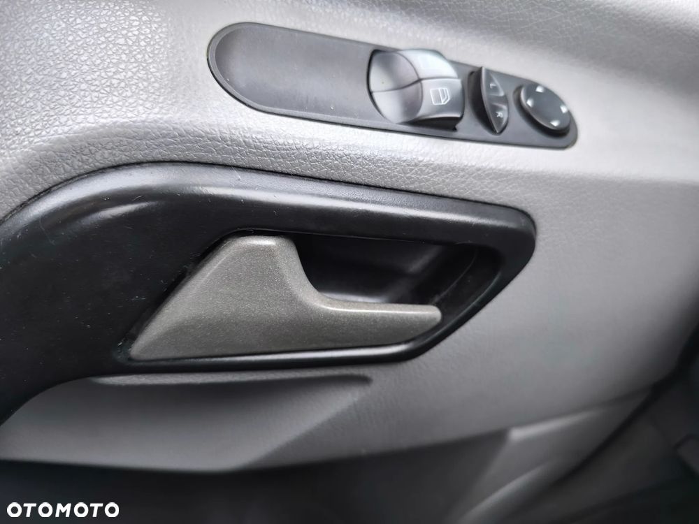 Mercedes-Benz Sprinter - 10