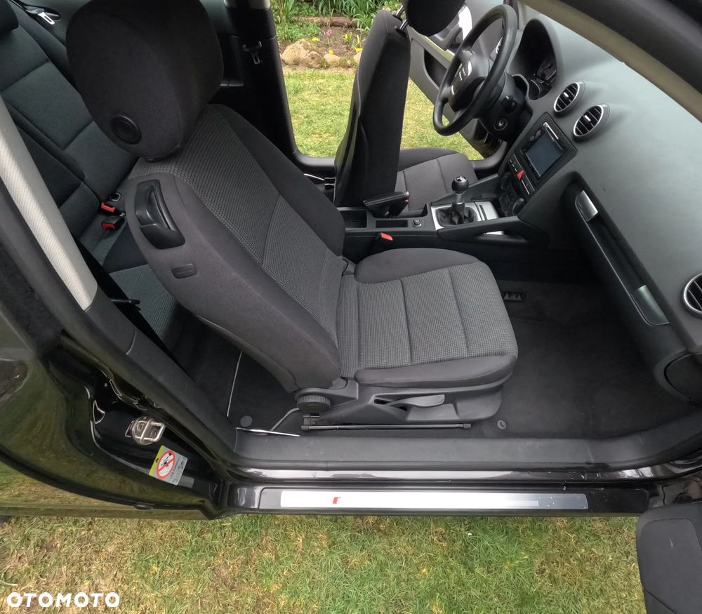 Audi A3 1.6 Ambiente - 9