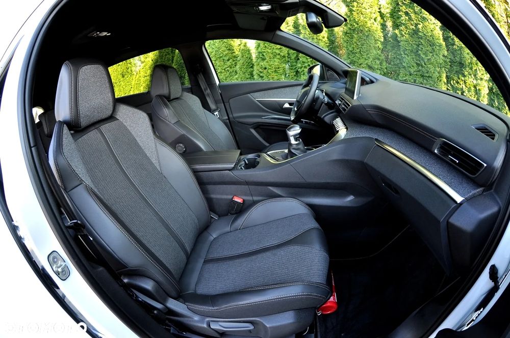 Peugeot 5008 1.2 PureTech Allure S&S - 20