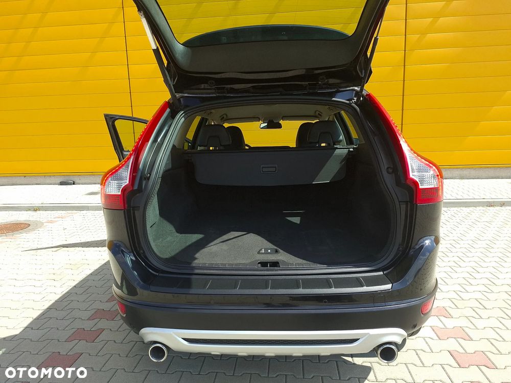Volvo XC 60 D4 RDesign - 31