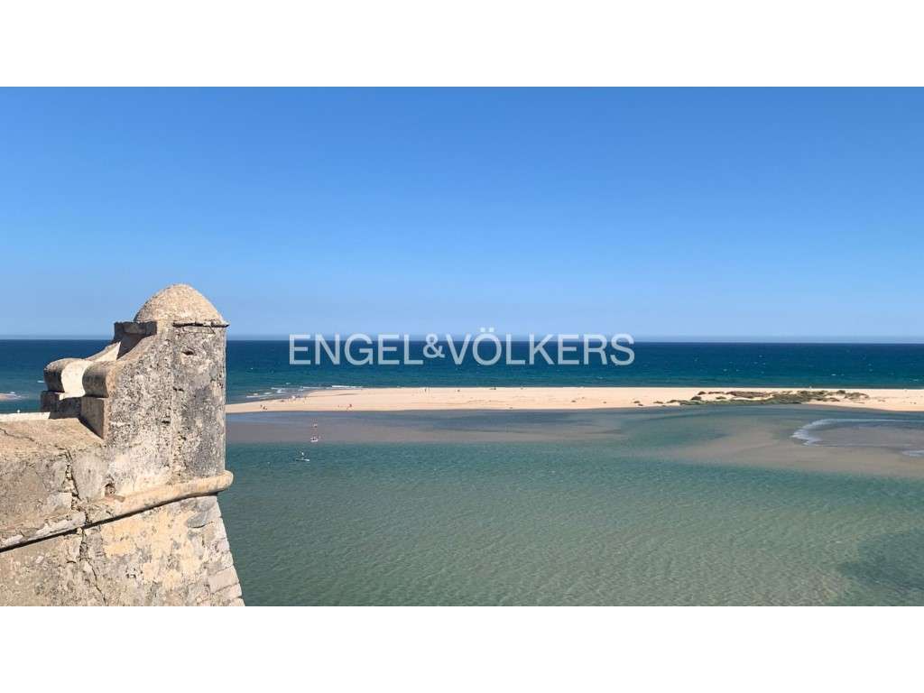 Terreno com Projeto Hoteleiro no Algarve - 1ª linha da Praia - Grande imagem: 4/24