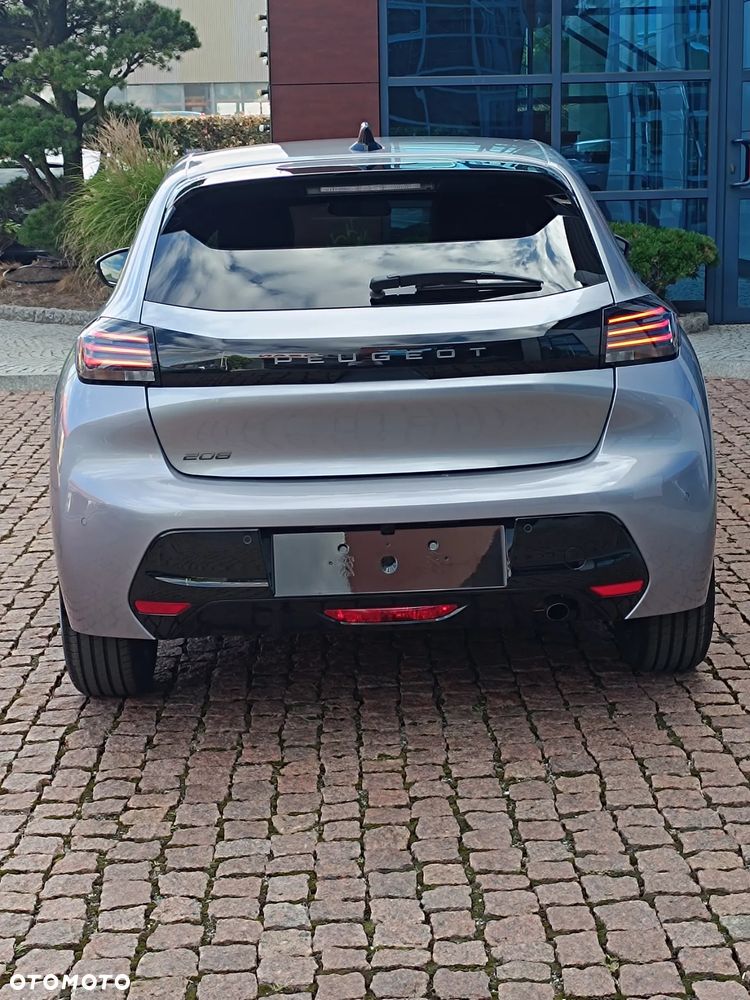 Peugeot 208 1.2 mHEV Allure - 11