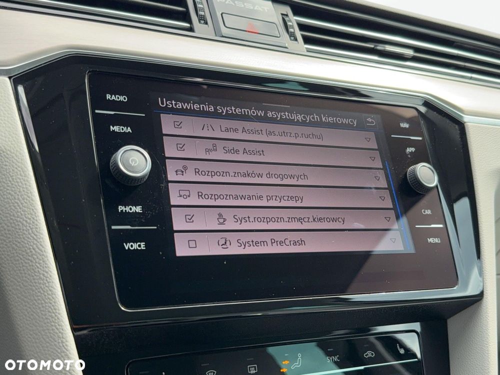 Volkswagen Passat 2.0 TSI Elegance DSG - 24