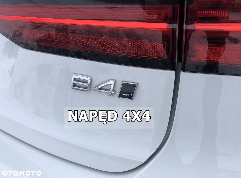 Volvo V90 Cross Country - 32