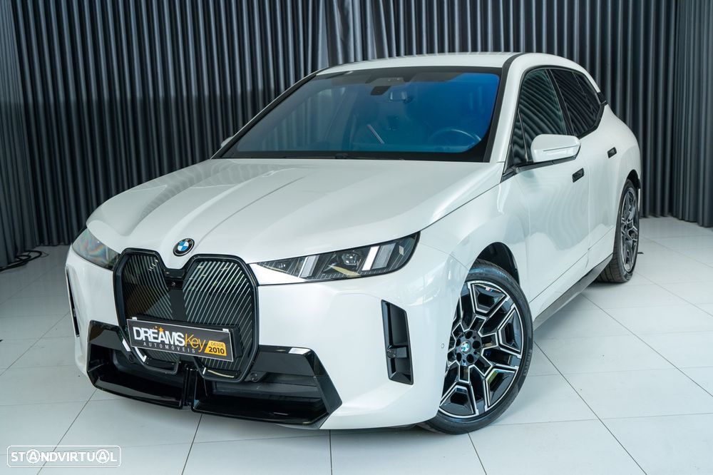 BMW iX xDrive 45 Pack Desportivo - 21