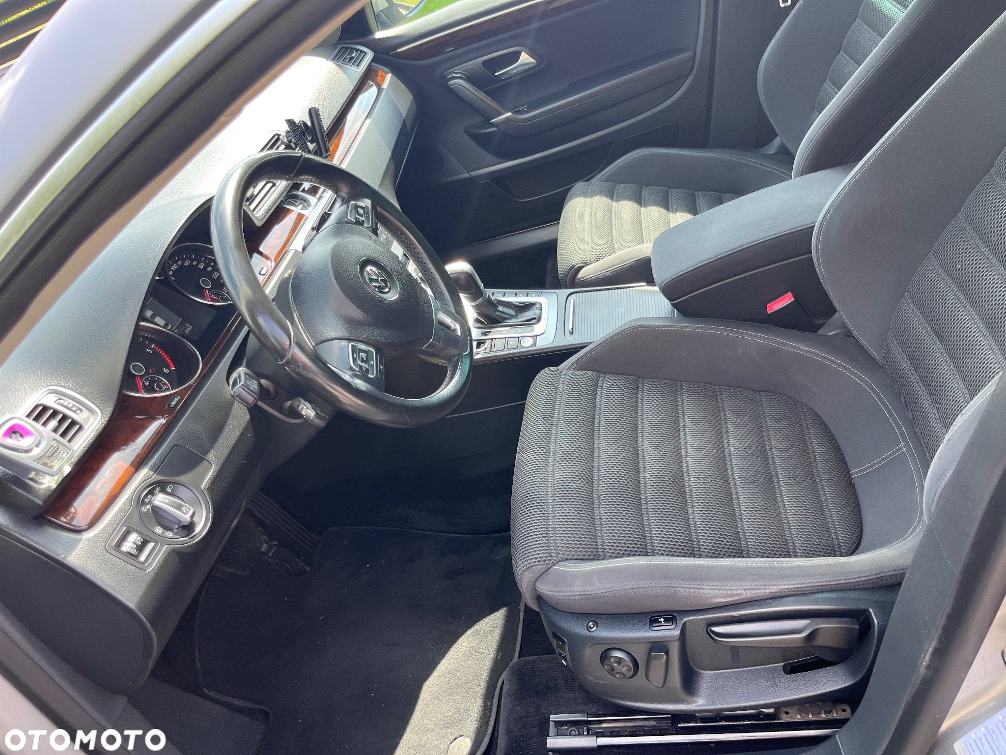 Volkswagen Passat 2.0 TDI Comfortline DSG - 4