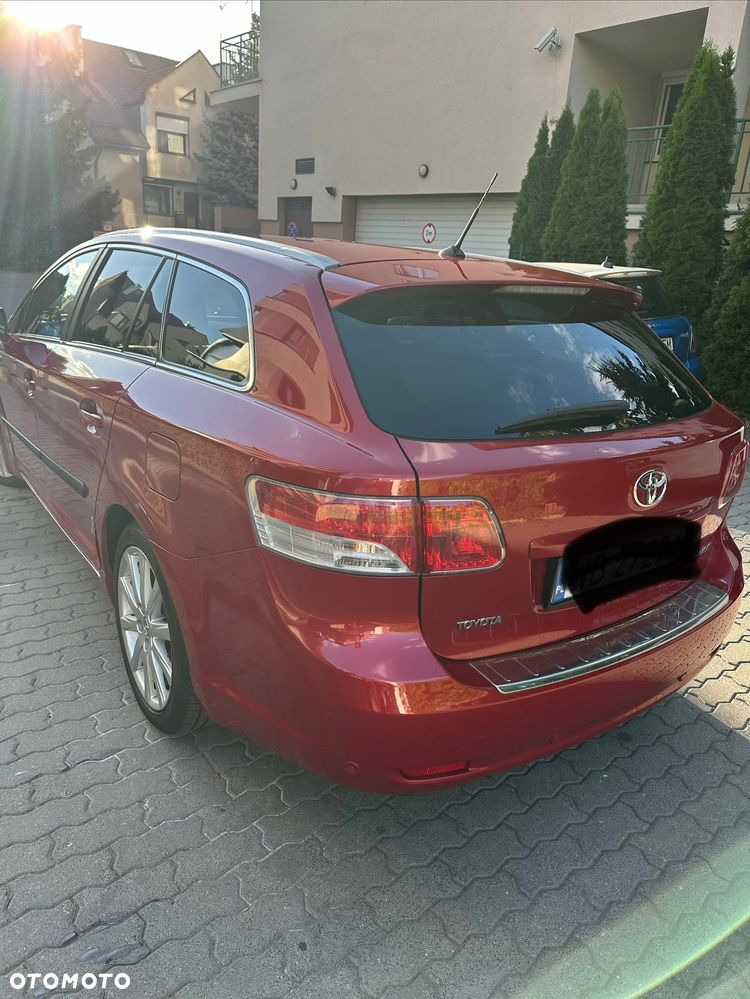 Toyota Avensis 2.0 Premium - 9