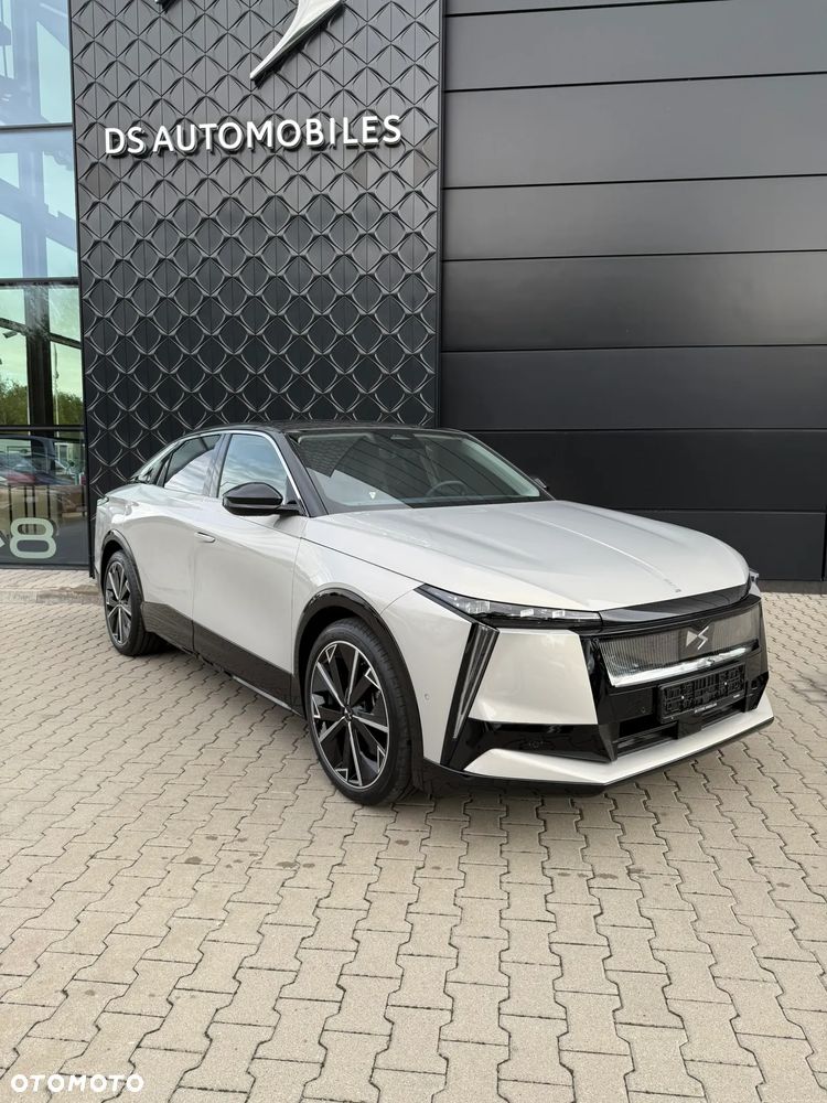 DS Automobiles N°8 - 3