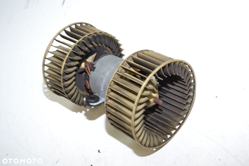 DMUCHAWA WENTYLATOR NAWIEWU 8372493 BMW E39 X5 E53 - 2