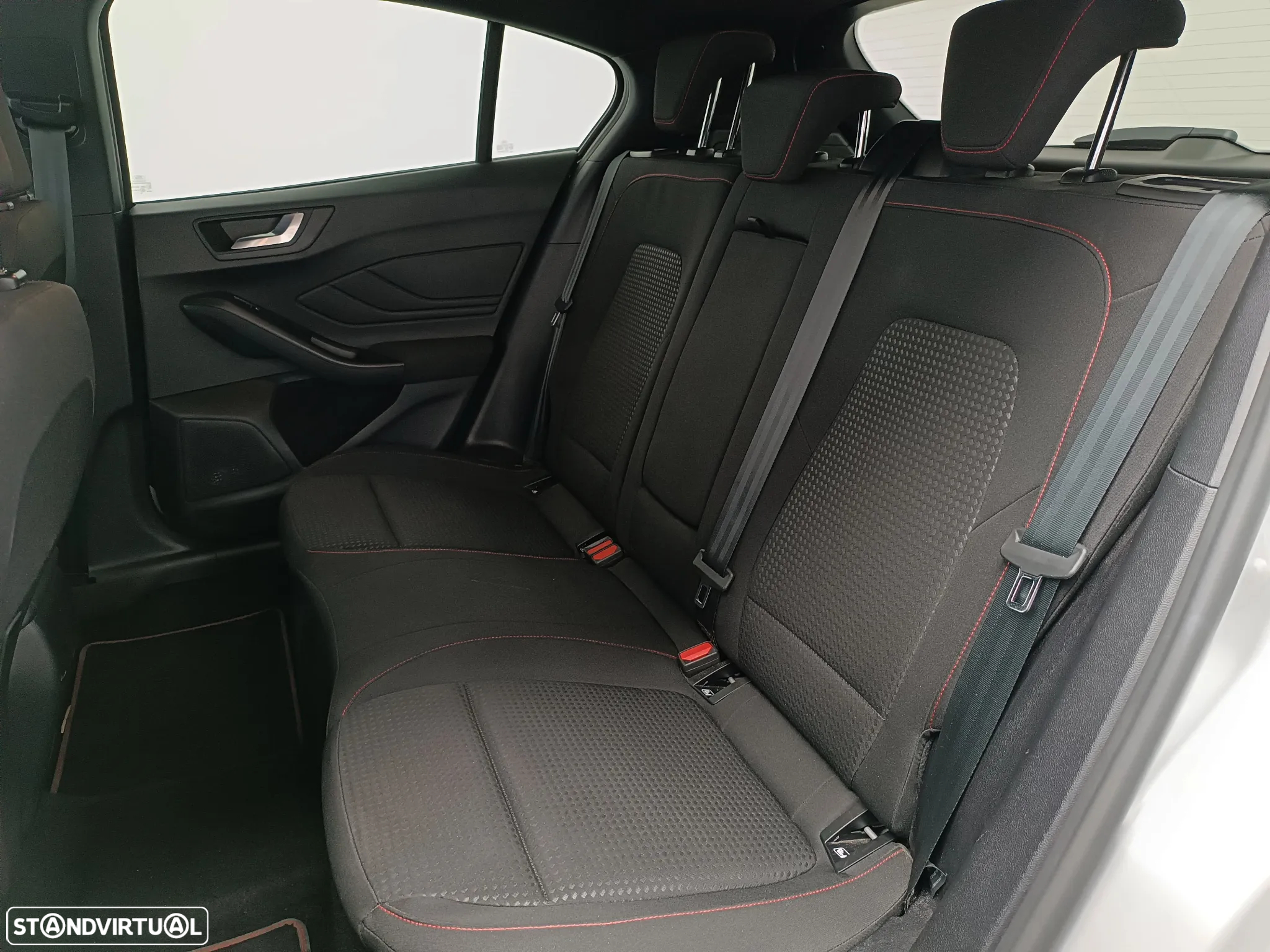 Ford Focus 1.0 EcoBoost MHEV ST-Line X - 8