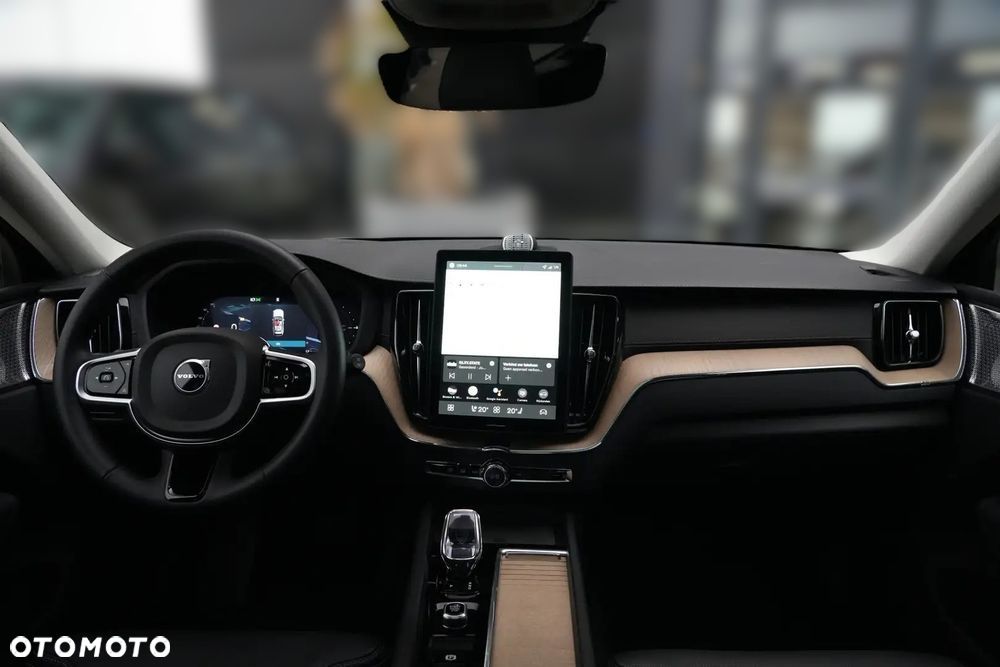Volvo XC 60 T6 Plug-In Hybrid AWD Ultra Dark - 8