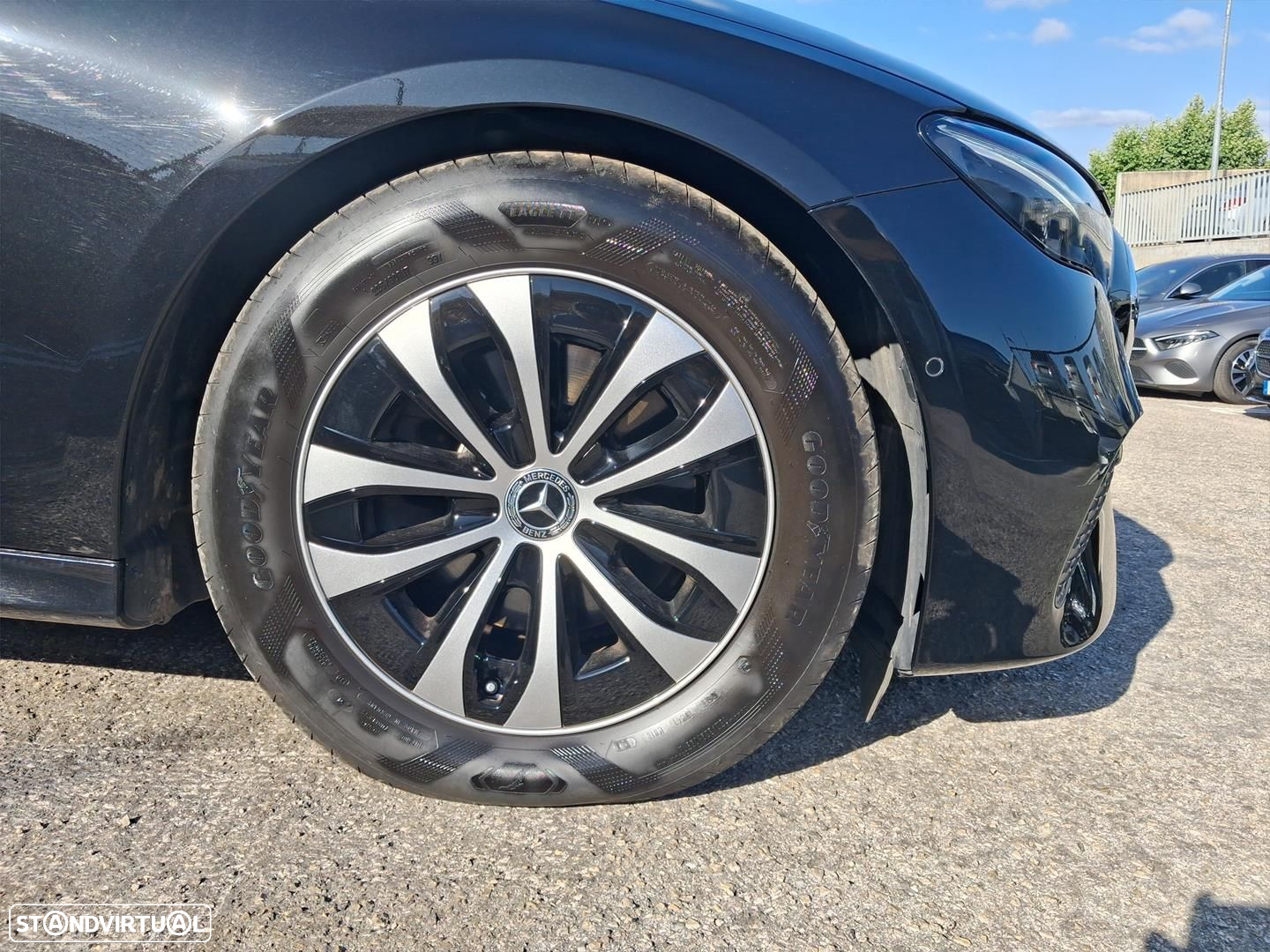 Mercedes-Benz E 220 d Avantgarde - 4