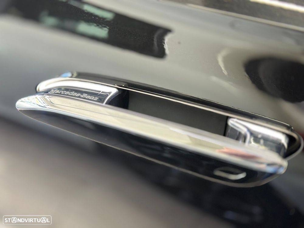 Mercedes-Benz E 300 e 4Matic - 23