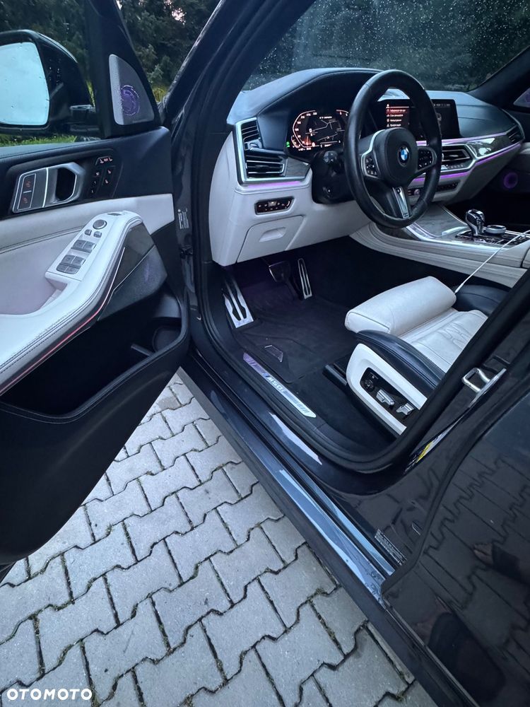 BMW X7 M50i sport - 14