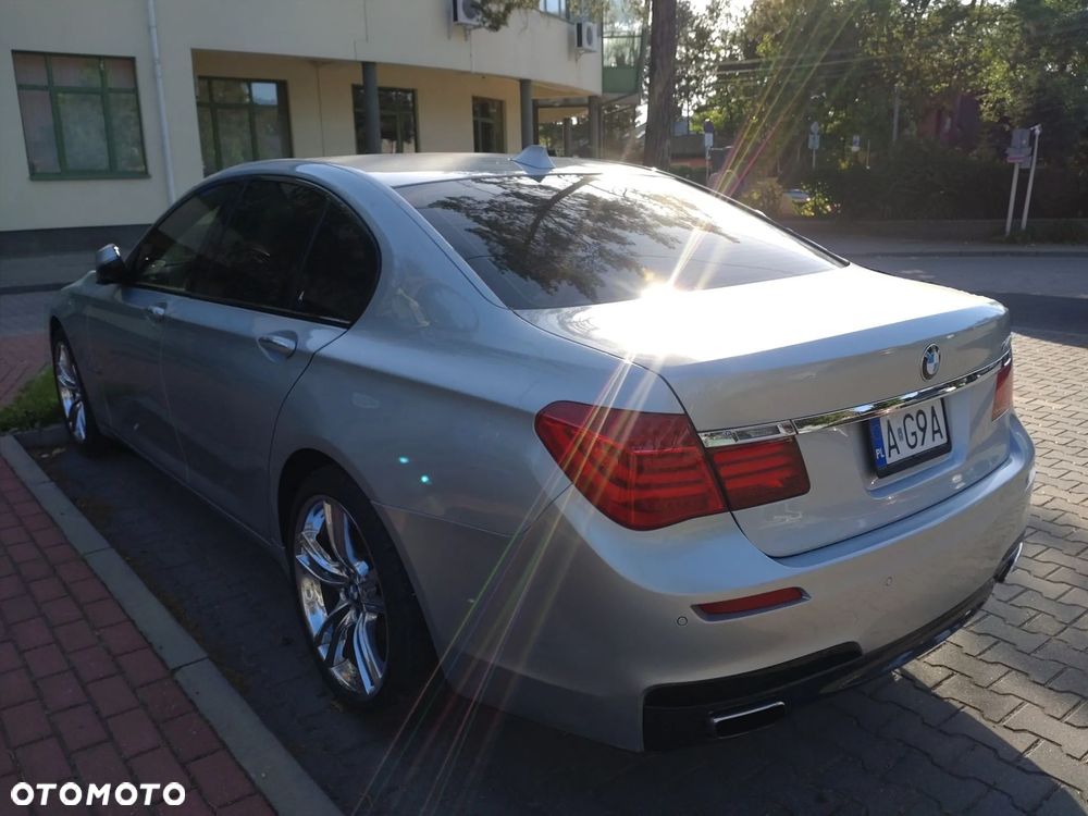 BMW Seria 7 740i - 7