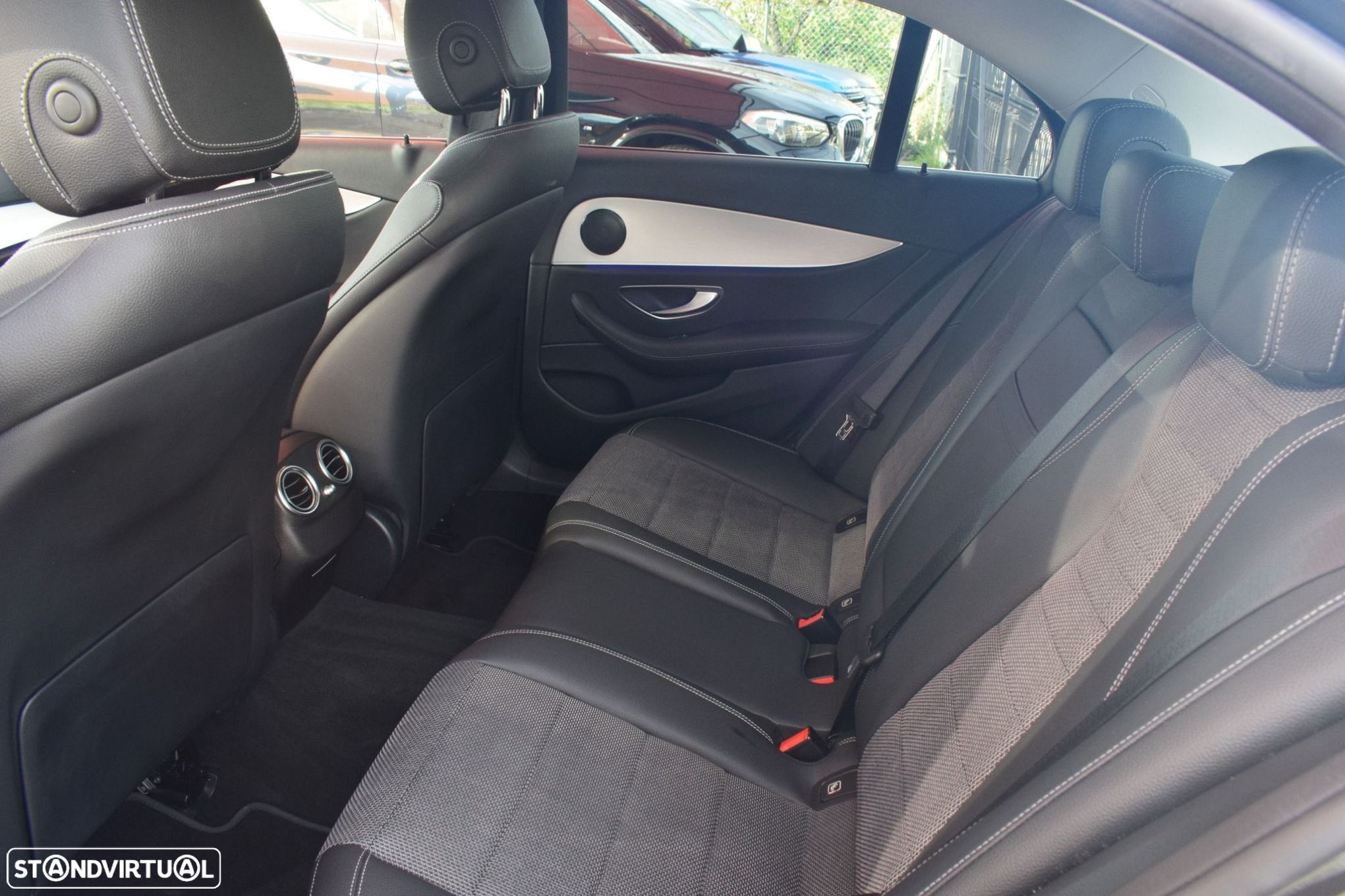 Mercedes-Benz E 300 de Avantgarde - 13