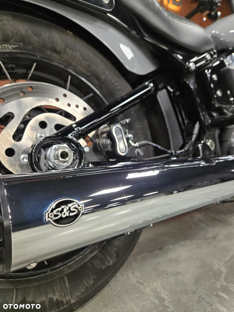 Harley-Davidson Softail Street Bob - 5