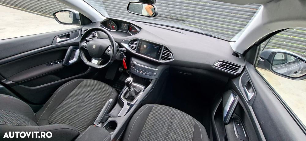 Peugeot 308 BlueHDi 130 Stop & Start Allure Business-Paket - 11