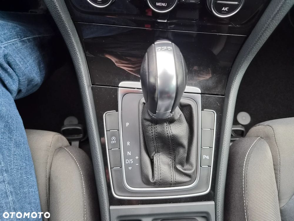 Volkswagen Golf 2.0 TDI (BlueMotion Technology) DSG Comfortline - 21