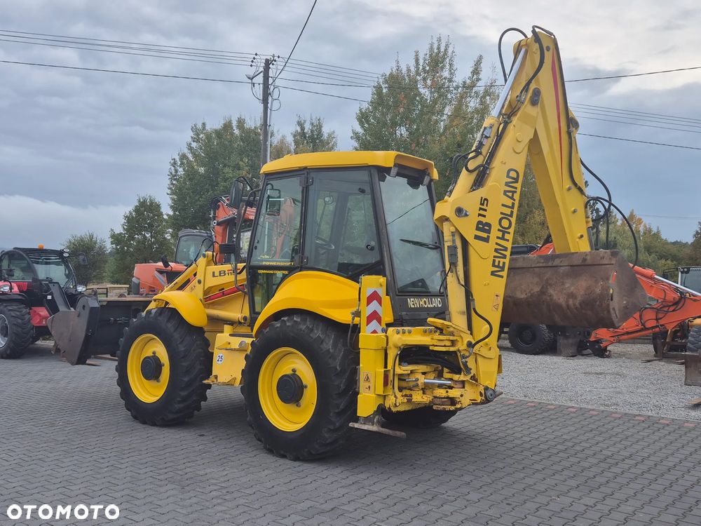 New Holland LB115B/ Maszyna sprowadzona/ - 11