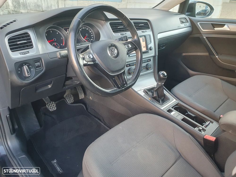 VW Golf 1.6 TDI Confortline - 34