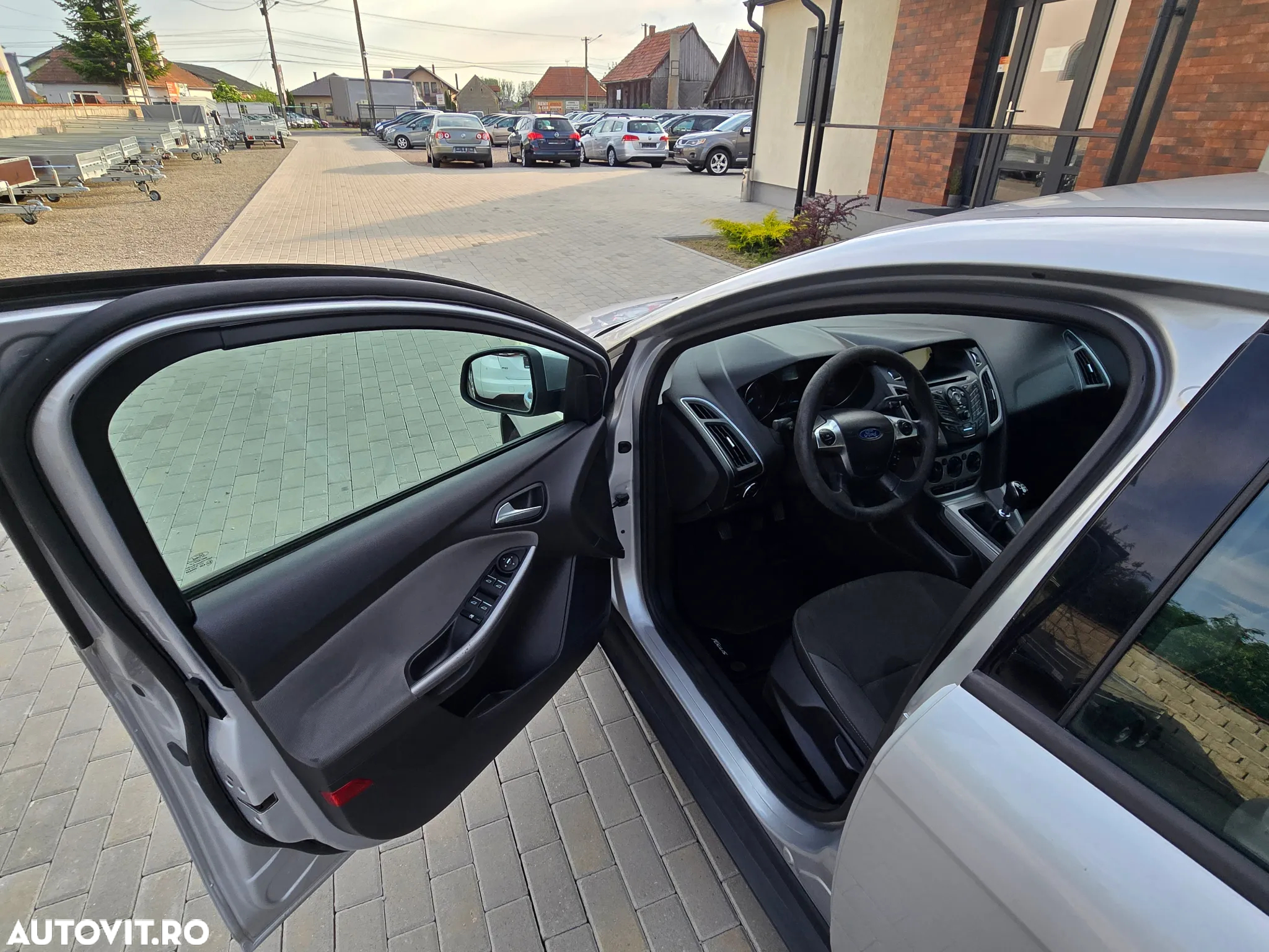 Ford Focus 1.6 TDCi DPF Start-Stopp-System Ambiente - 9