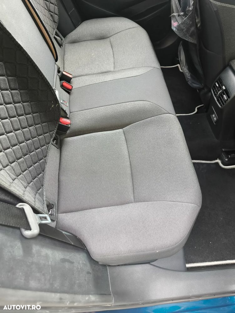 Toyota Corolla 1.8 HSD Business - 17