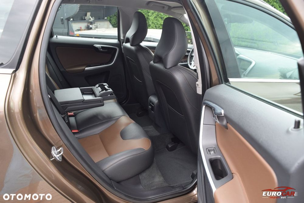 Volvo XC 60 D4 Geartronic Summum - 17