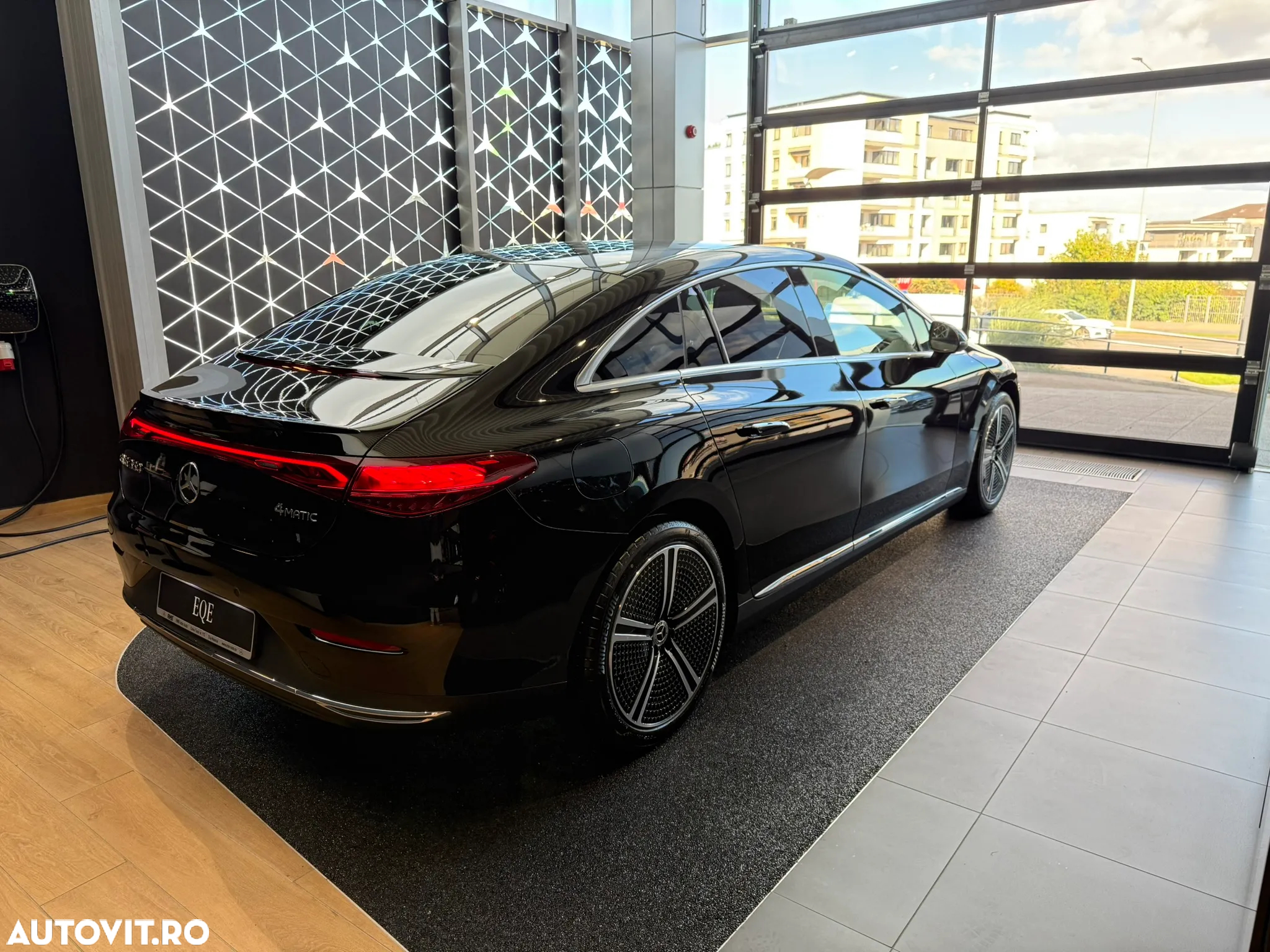 Mercedes-Benz EQE 350 4MATIC - 4