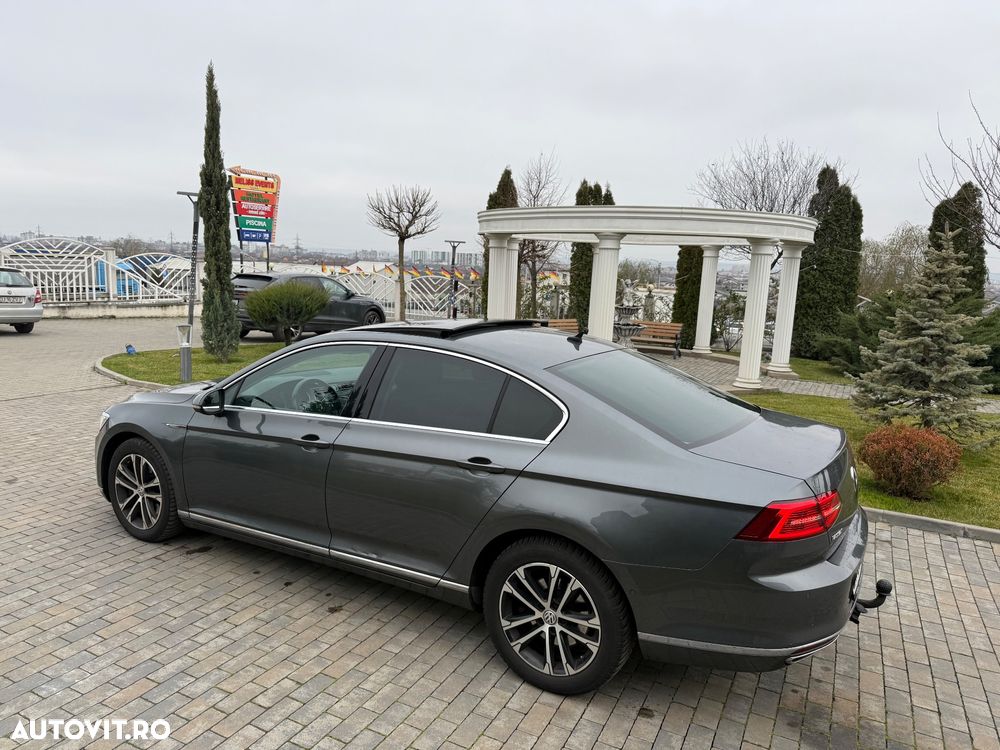 Volkswagen Passat - 11