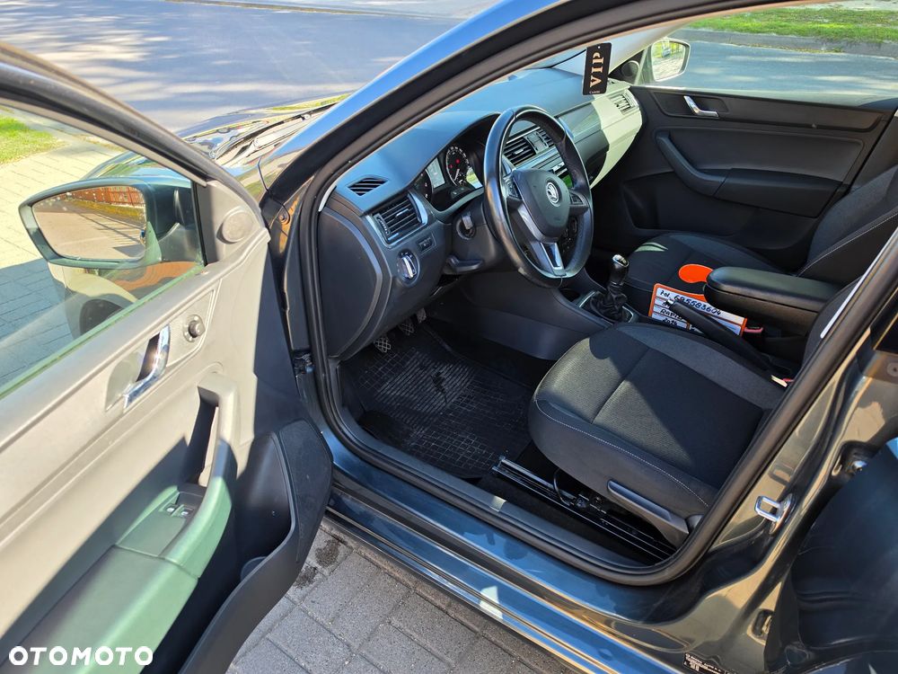 Skoda RAPID 1.2 TSI Ambition - 8
