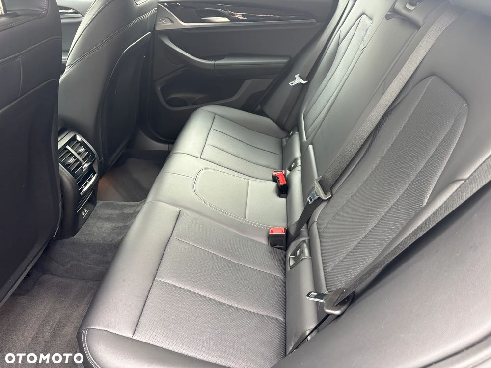 BMW X4 xDrive20i sport - 14