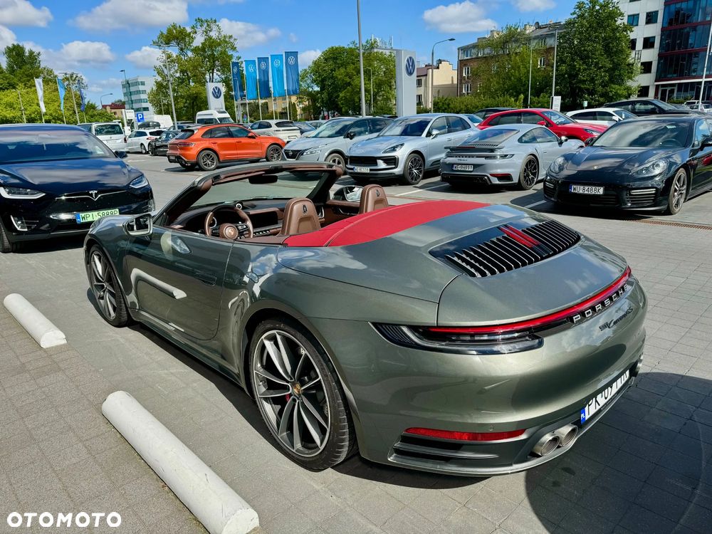 Porsche 911 Carrera 4S - 8