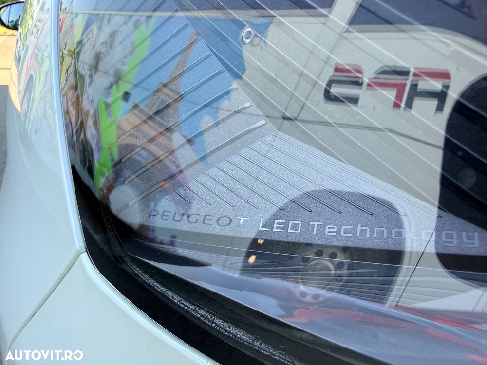 Peugeot 3008 1.5 BlueHDI 130 S&S EAT8 Allure - 29
