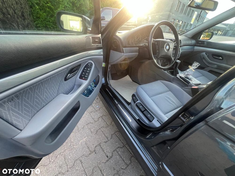BMW Seria 5 530i - 12